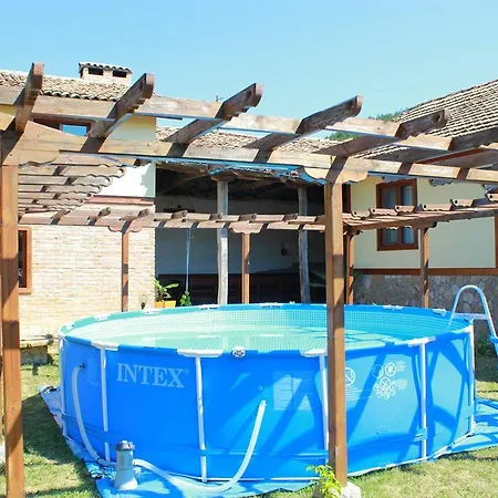 Εξοχικό σπίτι Pehlivanovata Guest Huse Kochovo